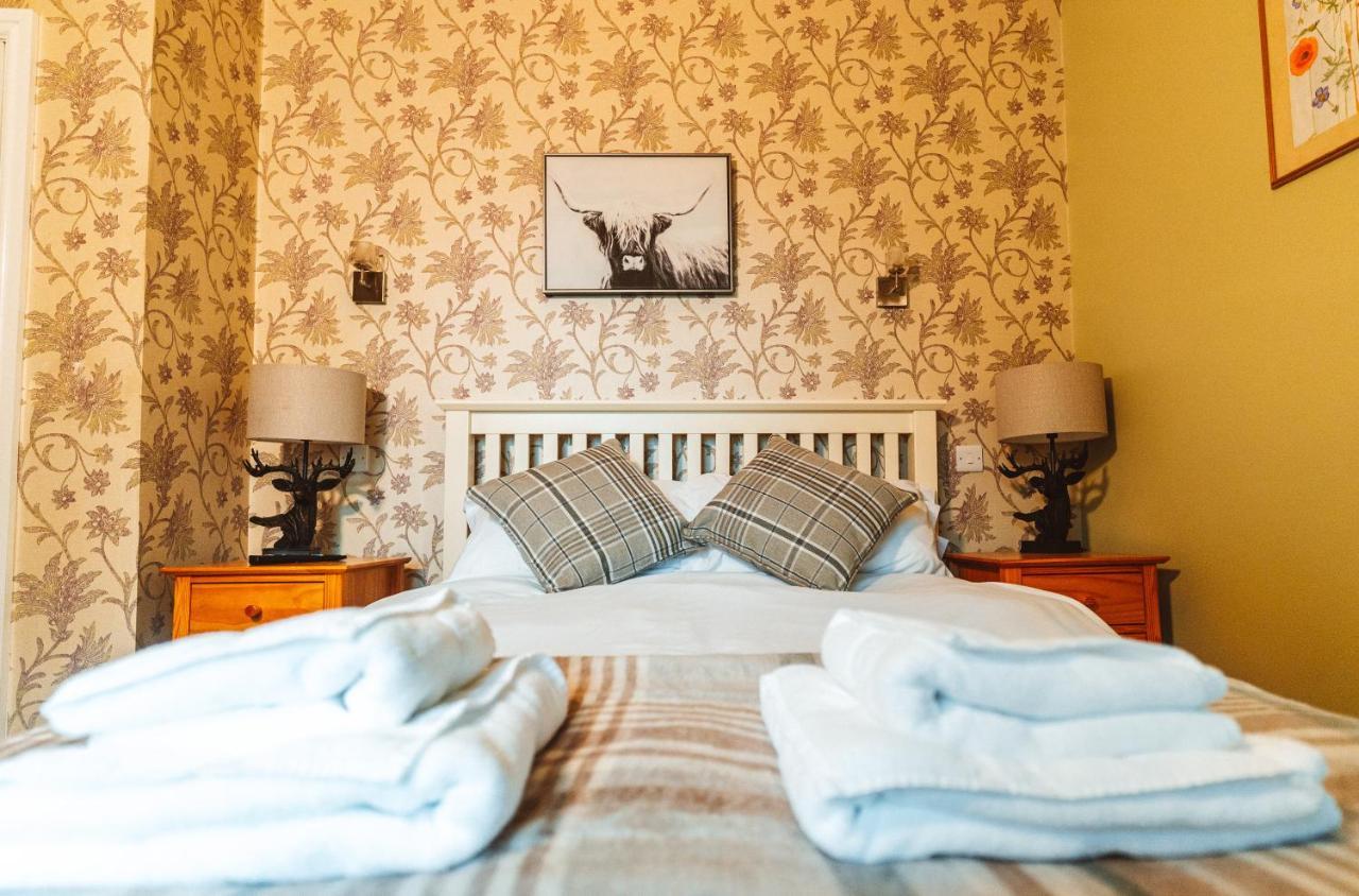 Peak District, The Greyhound Inn, Warslow Circa 1750 外观 照片