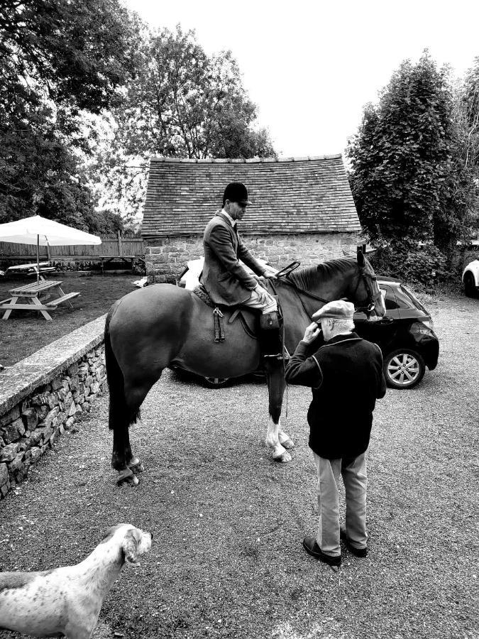 Peak District, The Greyhound Inn, Warslow Circa 1750 外观 照片